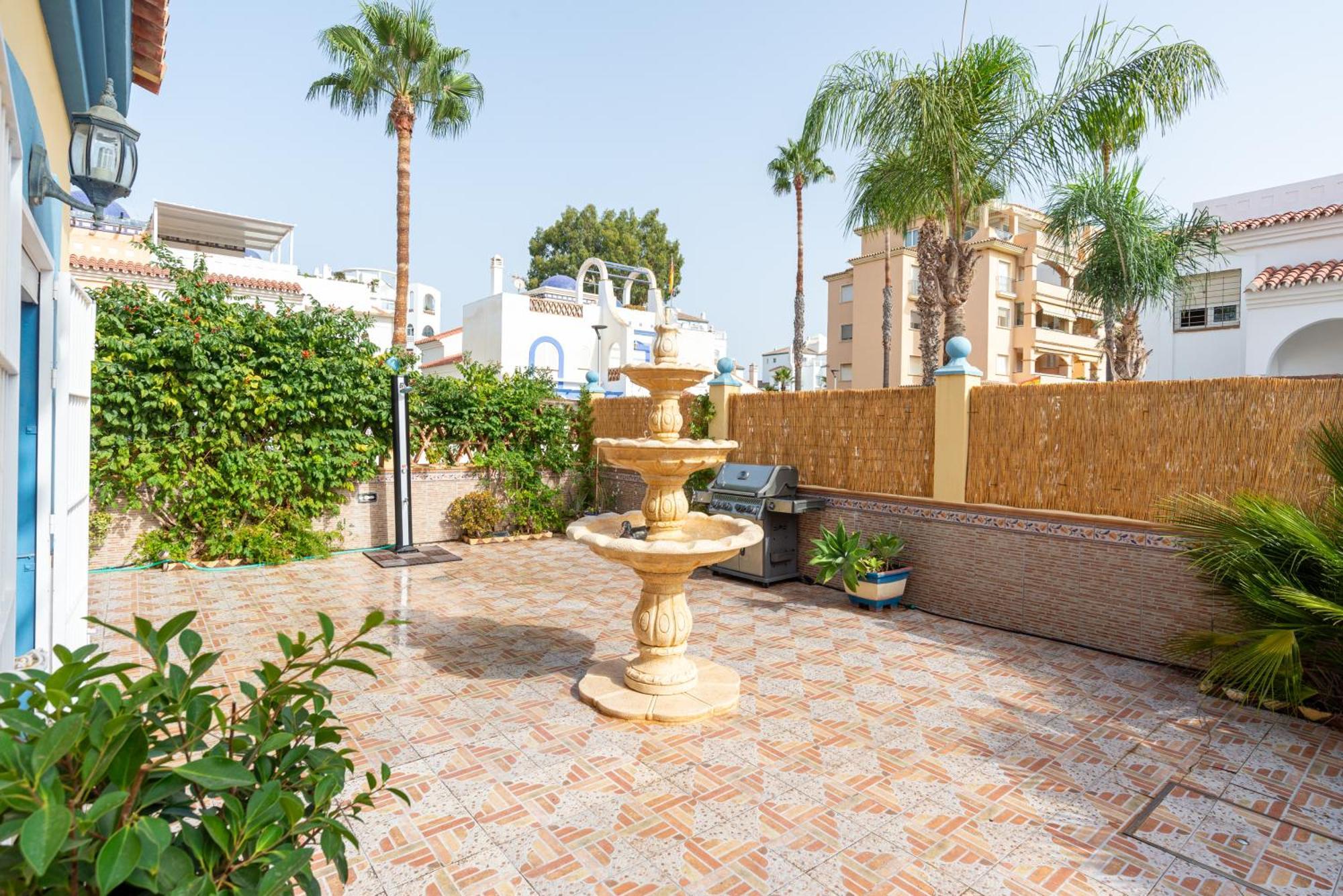 Villa Valentina - Renovated On Los Alamos Beach Torremolinos Ngoại thất bức ảnh