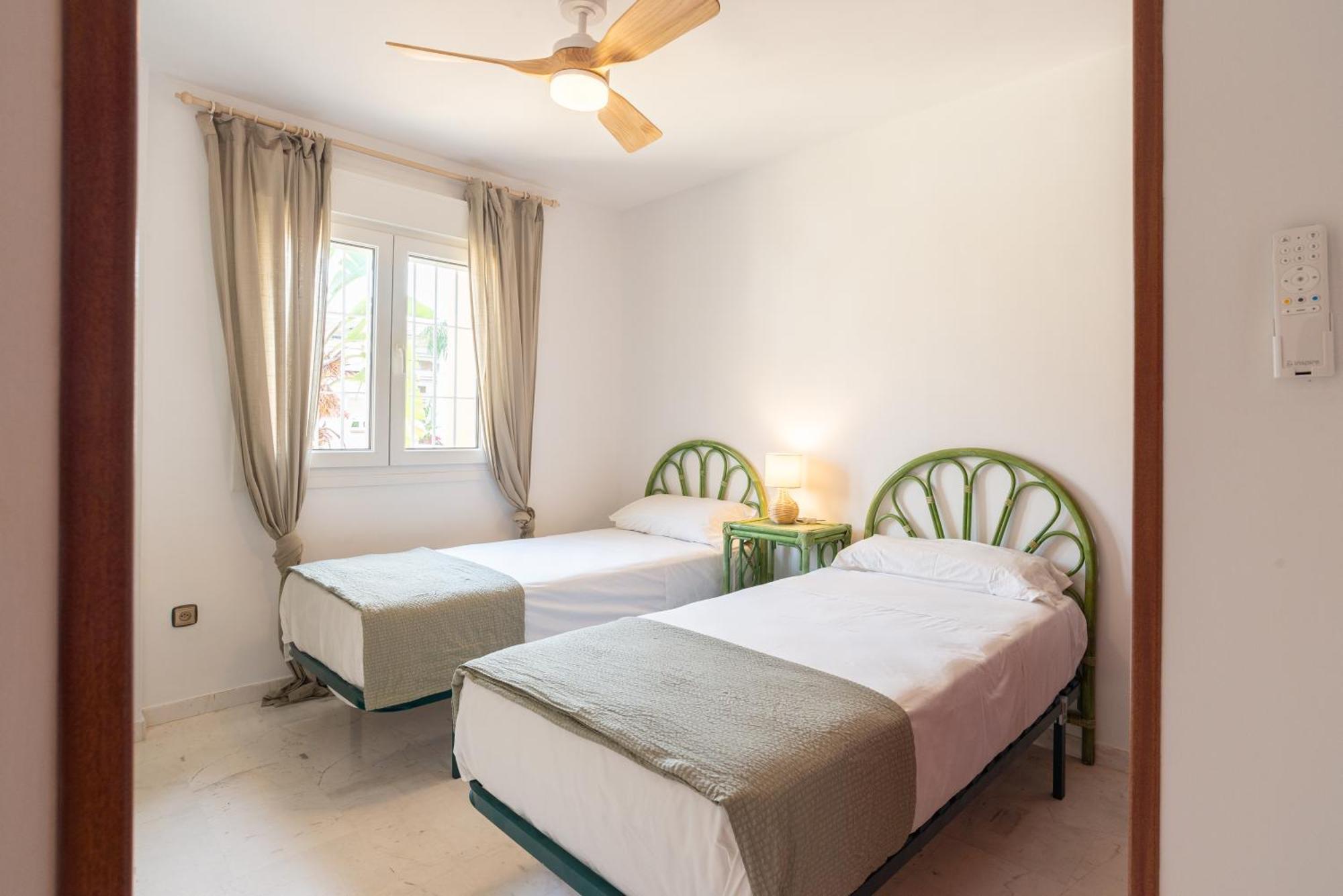 Villa Valentina - Renovated On Los Alamos Beach Torremolinos Ngoại thất bức ảnh